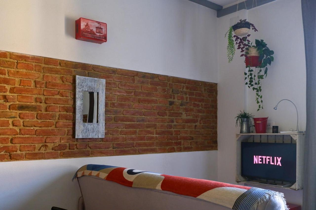 Free Parking & A/C Sant'Orsola Cozy Home ボローニャ エクステリア 写真