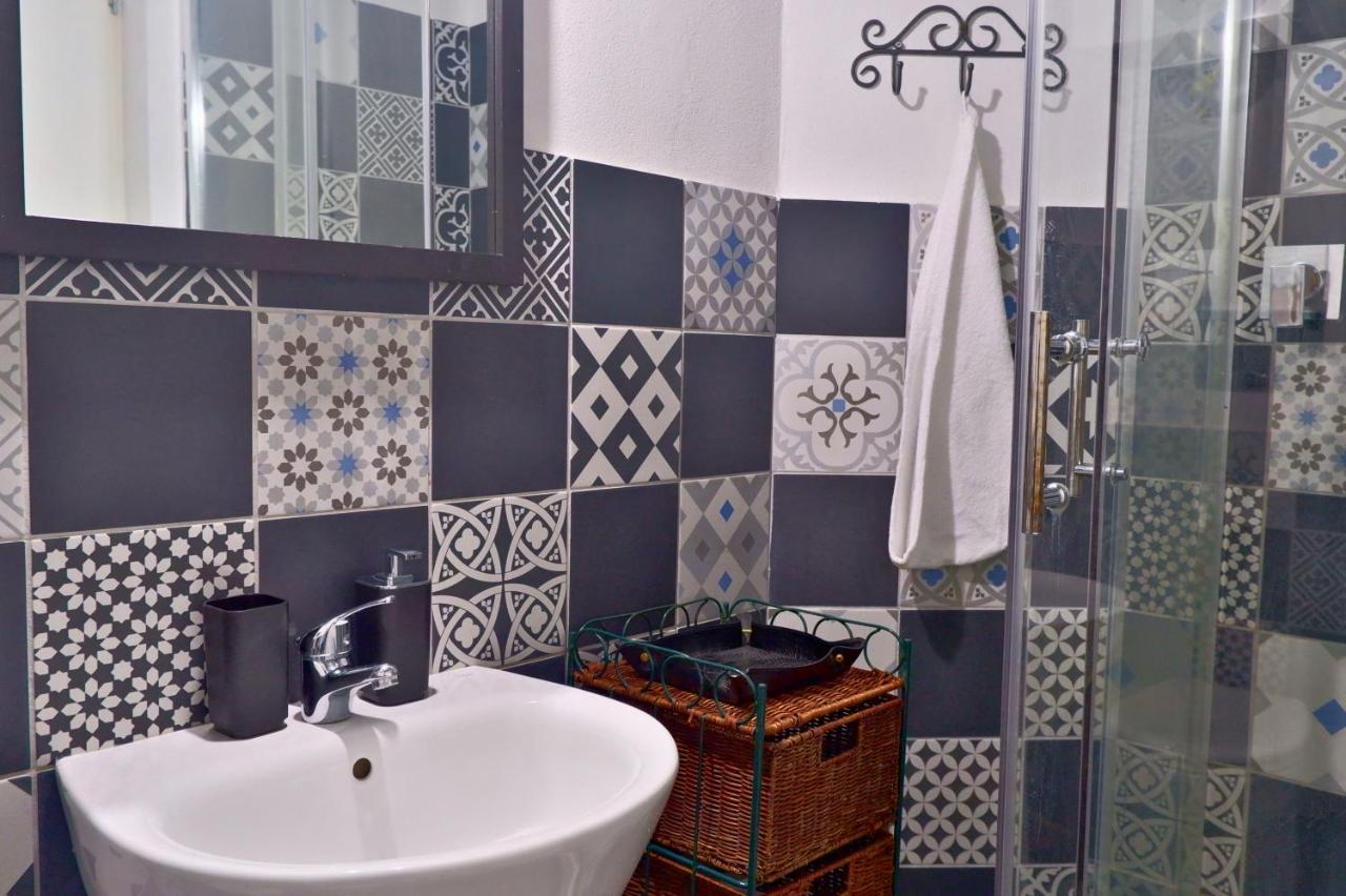 Free Parking & A/C Sant'Orsola Cozy Home ボローニャ エクステリア 写真
